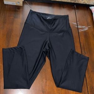 Nike Dri-Fit cropped black leggings